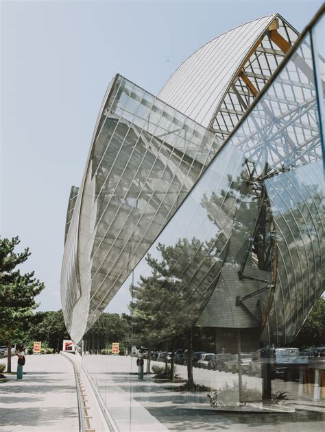 shuttle fondation louis vuitton|Louis Vuitton museum paris.